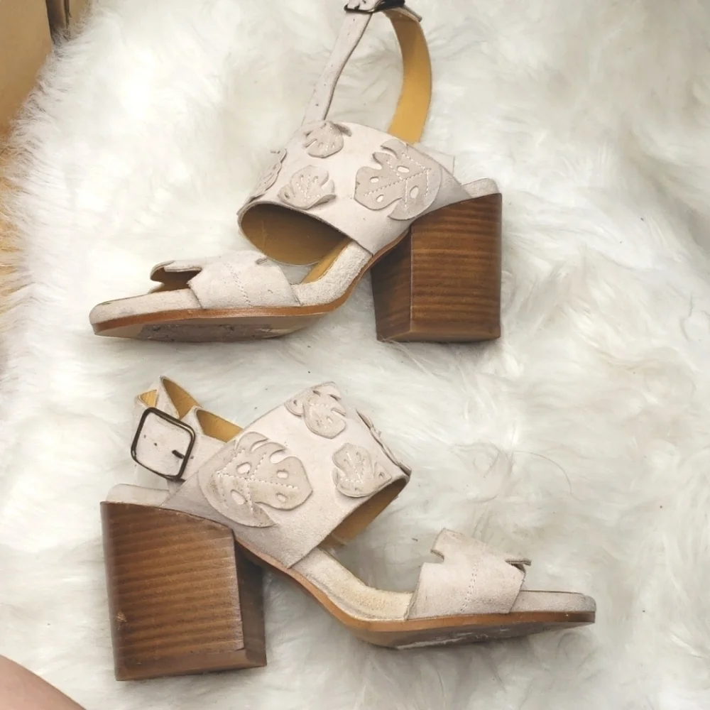 Sylven NY Botanica Suede Leather Sandal w Buckled Ankle Strap pale lilac